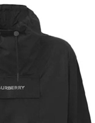 (W) バーバリー SS22 ロゴディテール フーディ プルオーバージャケット ブラック 80525331 Lookbook (W) バーバリー SS22 ロゴディテール フーディ プルオーバージャケット ブラック 80525331