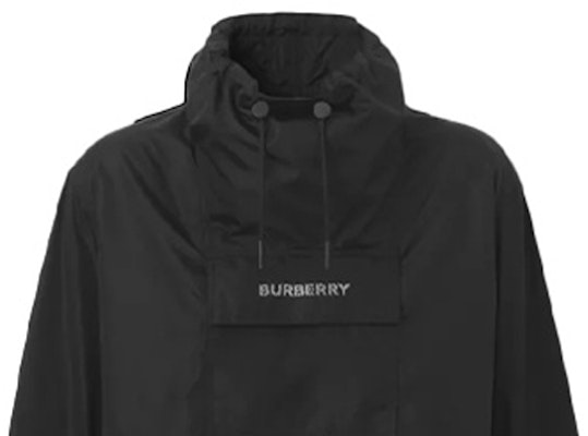 (W) バーバリー SS22 ロゴディテール フーディ プルオーバージャケット ブラック 80525331 Sizing (W) バーバリー SS22 ロゴディテール フーディ プルオーバージャケット ブラック 80525331