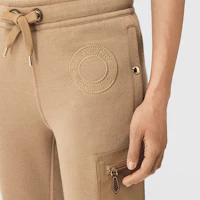 Details for (W) Burberry SS22 卡其色Logo運動針織長褲。 80477391