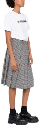 (W) 버버리 SS22 로고 프린트 코튼 티셔츠 화이트 80567241 Details for (W) 버버리 SS22 로고 프린트 코튼 티셔츠 화이트 80567241