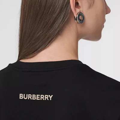 (Women) Burberry SS22 Loose Fit Deer Print Cotton T-Shirt - Black 80494611 Details for (Women) Burberry SS22 Loose Fit Deer Print Cotton T-Shirt - Black 80494611