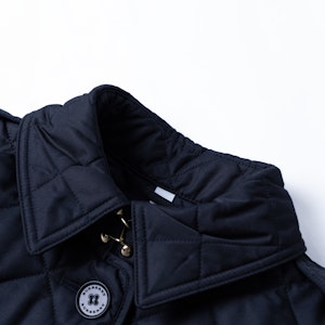 (W) 버버리 SS22 퀼팅 코튼 재킷 네이비 블루 80530481 Shop (W) 버버리 SS22 퀼팅 코튼 재킷 네이비 블루 80530481