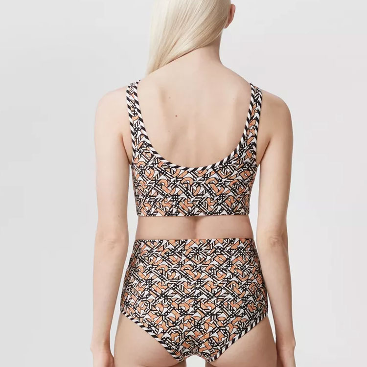 Shop (W) Burberry SS22 白色全版印花兩件式泳裝。 80563731