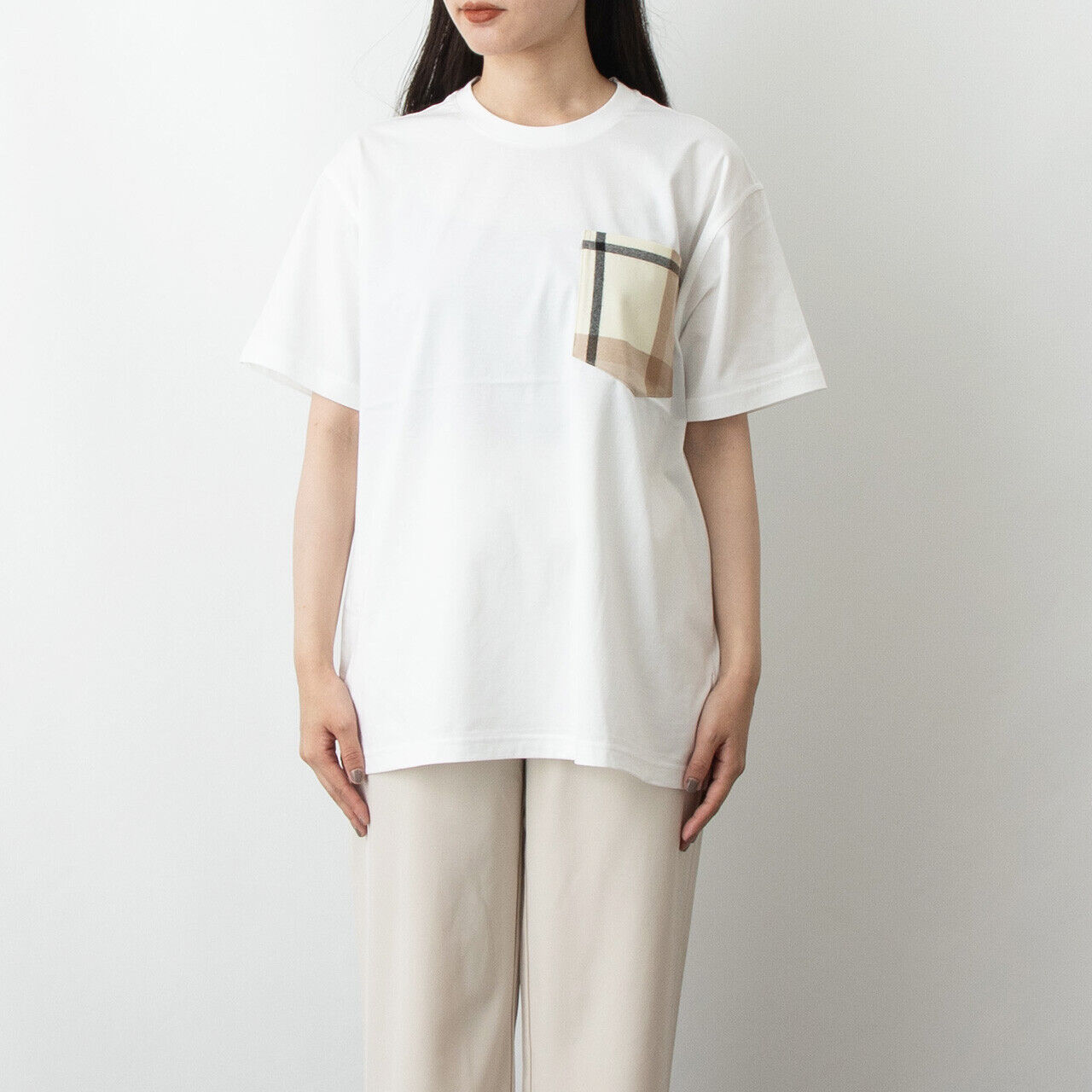 (Women) Burberry SS22  White Loose Fit Check Pocket Cotton T-Shirt. 80559041 圖 4