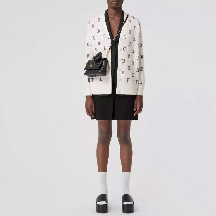 (Women) Burberry SS22  White V-Neck Letter Print Long Sleeve Knit Sweater 80571601 圖 4