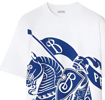 (W) Burberry SS23 Kaos Putih Crewneck Equestrian Knight Print. 80776681 Lookbook (W) Burberry SS23 Kaos Putih Crewneck Equestrian Knight Print. 80776681