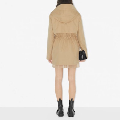 (W) Abrigo Burberry SS23 Capucha Cinturón Largo Medio Beige Suave. 80659561 Shop (W) Abrigo Burberry SS23 Capucha Cinturón Largo Medio Beige Suave. 80659561