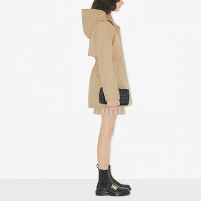 (W) Abrigo Burberry SS23 Capucha Cinturón Largo Medio Beige Suave. 80659561 Purchase (W) Abrigo Burberry SS23 Capucha Cinturón Largo Medio Beige Suave. 80659561