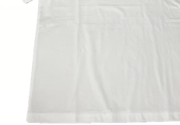 (W) Burberry SS23 Kaos Putih Oversized Crewneck Lengan Pendek. 80669091 Details for (W) Burberry SS23 Kaos Putih Oversized Crewneck Lengan Pendek. 80669091