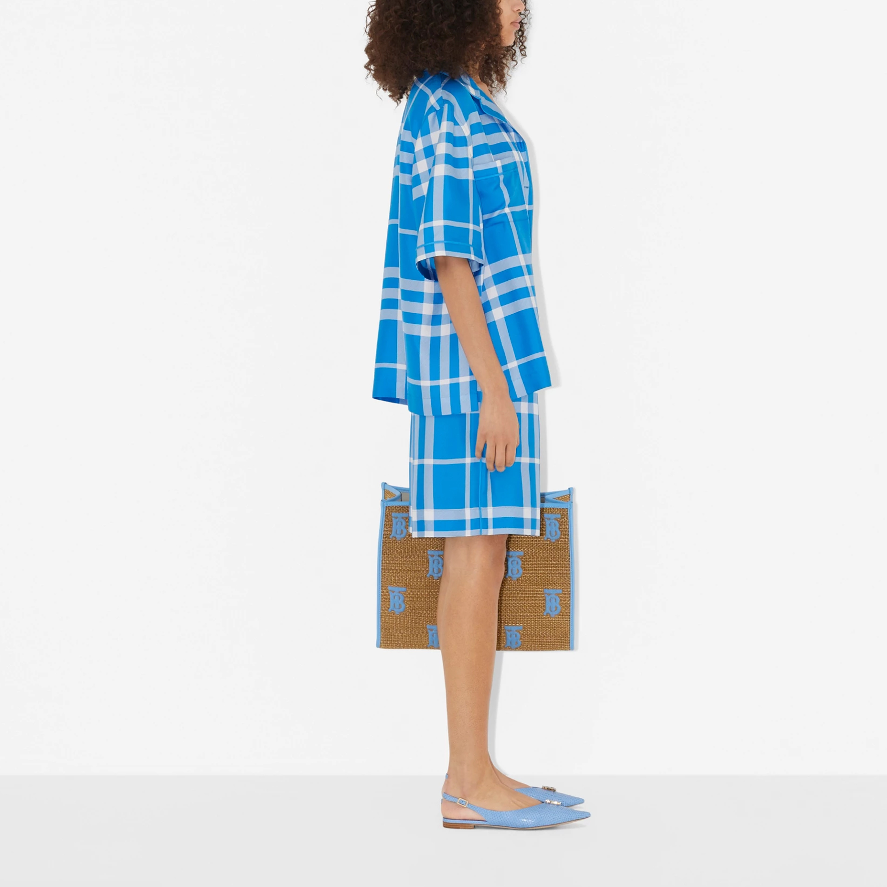 Purchase (W) Burberry SS23 格紋休閒直筒短褲 活力藍色 80659231