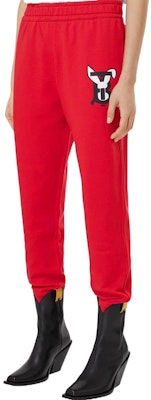 (W) Burberry SS23 Seluar Jogger Logo Wanita Merah. 80640141 Lookbook (W) Burberry SS23 Seluar Jogger Logo Wanita Merah. 80640141