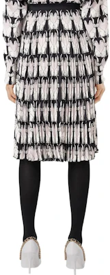 (Women) Burberry SS23 Lunar New Year Rabbit High-Waisted Pleated Short Skirt Women 80642531 Shop (Women) Burberry SS23 Lunar New Year Rabbit High-Waisted Pleated Short Skirt Women 80642531