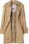 Lookbook (W) Abrigo Largo Manga Larga Beige Cuadros Doble Botonadura Burberry SS24. 80949401