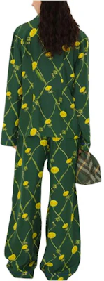 (W) バーバリー SS24 キューバンカラー タンポポ柄 長袖シャツ グリーン レディース 80829881 Lookbook (W) バーバリー SS24 キューバンカラー タンポポ柄 長袖シャツ グリーン レディース 80829881