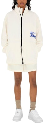 (W) Burberry SS24 Jaket Longgar Beige Wanita Equestrian Knight Zip Belted. 80903981 Purchase (W) Burberry SS24 Jaket Longgar Beige Wanita Equestrian Knight Zip Belted. 80903981