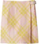 Lookbook (W) Falda Mini Casual Tejida Burberry SS24 Rosa Check para Mujer. 80830001