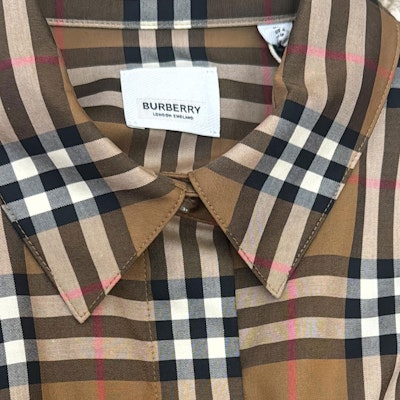 (W) 버버리 SS24 브라운 체크 프린트 롱슬리브 미디 드레스 - 캐주얼 스타일 80843091 Purchase (W) 버버리 SS24 브라운 체크 프린트 롱슬리브 미디 드레스 - 캐주얼 스타일 80843091