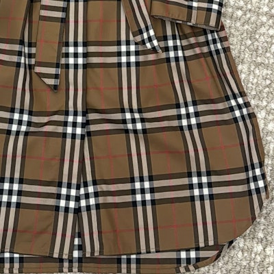 (W) 버버리 SS24 브라운 체크 프린트 롱슬리브 미디 드레스 - 캐주얼 스타일 80843091 Sizing (W) 버버리 SS24 브라운 체크 프린트 롱슬리브 미디 드레스 - 캐주얼 스타일 80843091