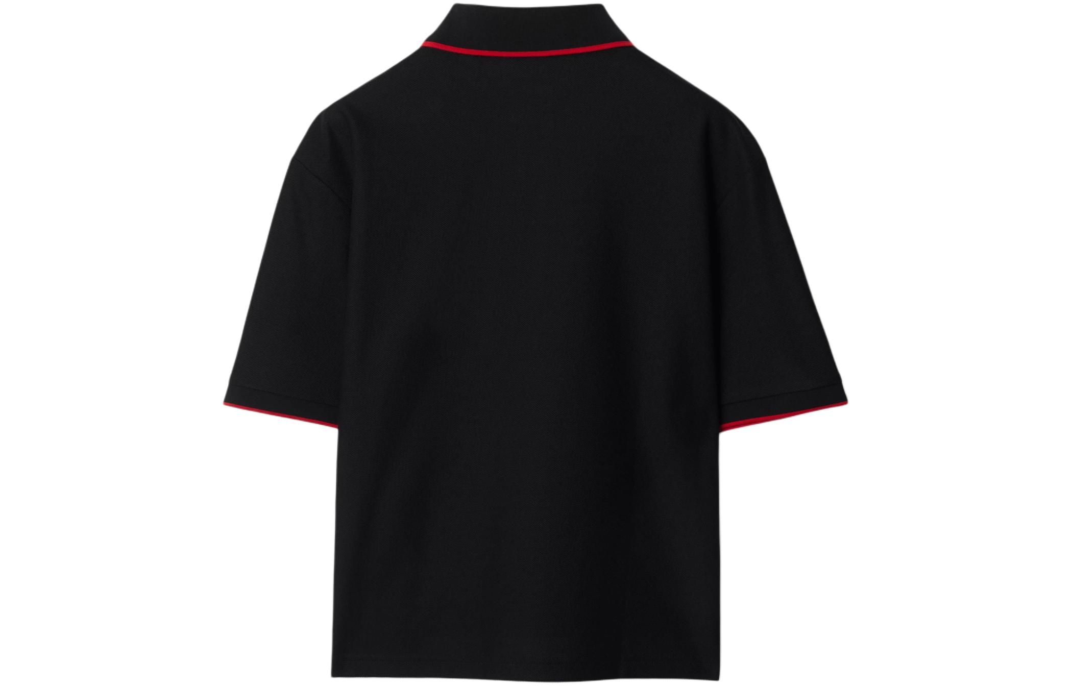 Lookbook (W) Polo Burberry SS24 Negra a Rayas con Media Cremallera y Corte Relajado. 80844251