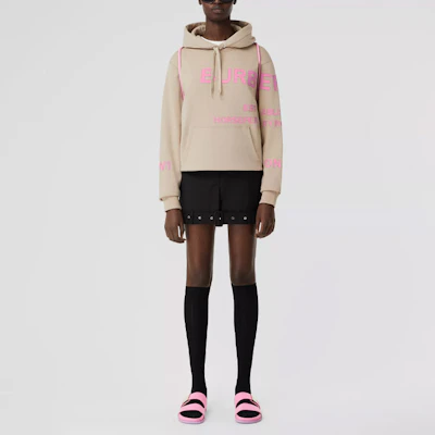 (W) 버버리 여성 프린트 코튼 오버사이즈 후디 - 소프트 베이지. 80546571 Lookbook (W) 버버리 여성 프린트 코튼 오버사이즈 후디 - 소프트 베이지. 80546571
