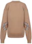 Lookbook (W) Cárdigan de Punto de Lana con Cuello en V Burberry en Color Camel. 80079751