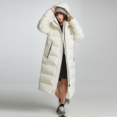 (W) BURTON 長款白色羽絨外套 全拉鍊連帽大衣 99905999100 Lookbook (W) BURTON 長款白色羽絨外套 全拉鍊連帽大衣 99905999100