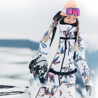 (W) BURTON AK 23-24 Embark GORE-TEX 防水花卉保暖滑雪外套 10010110100 Lookbook (W) BURTON AK 23-24 Embark GORE-TEX 防水花卉保暖滑雪外套 10010110100