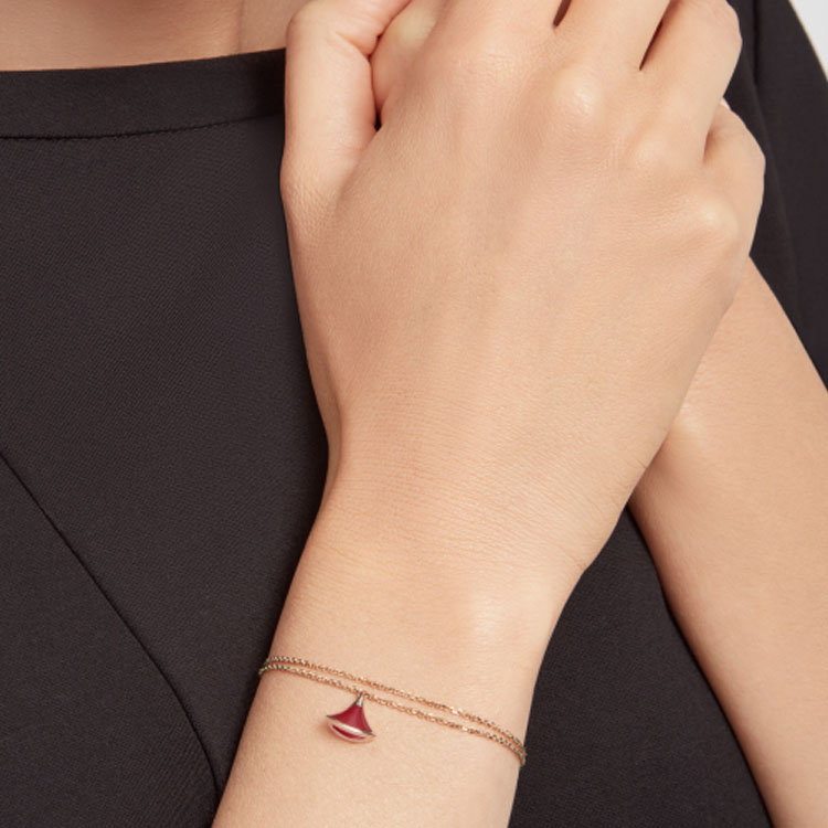 Lookbook (W) BVLGARI Divas’ Dream 18K玫瑰金手鏈 女士專屬 優雅舒適 BR859362