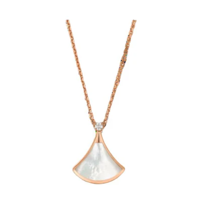 (Women) BVLGARI Divas' Dream 18K Rose Gold Pearl Diamond Necklace for Women. cl859867