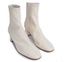 By Far 皮革 時尚套穿 短靴 女款 白色 Lookbook By Far 皮革 時尚套穿 短靴 女款 白色