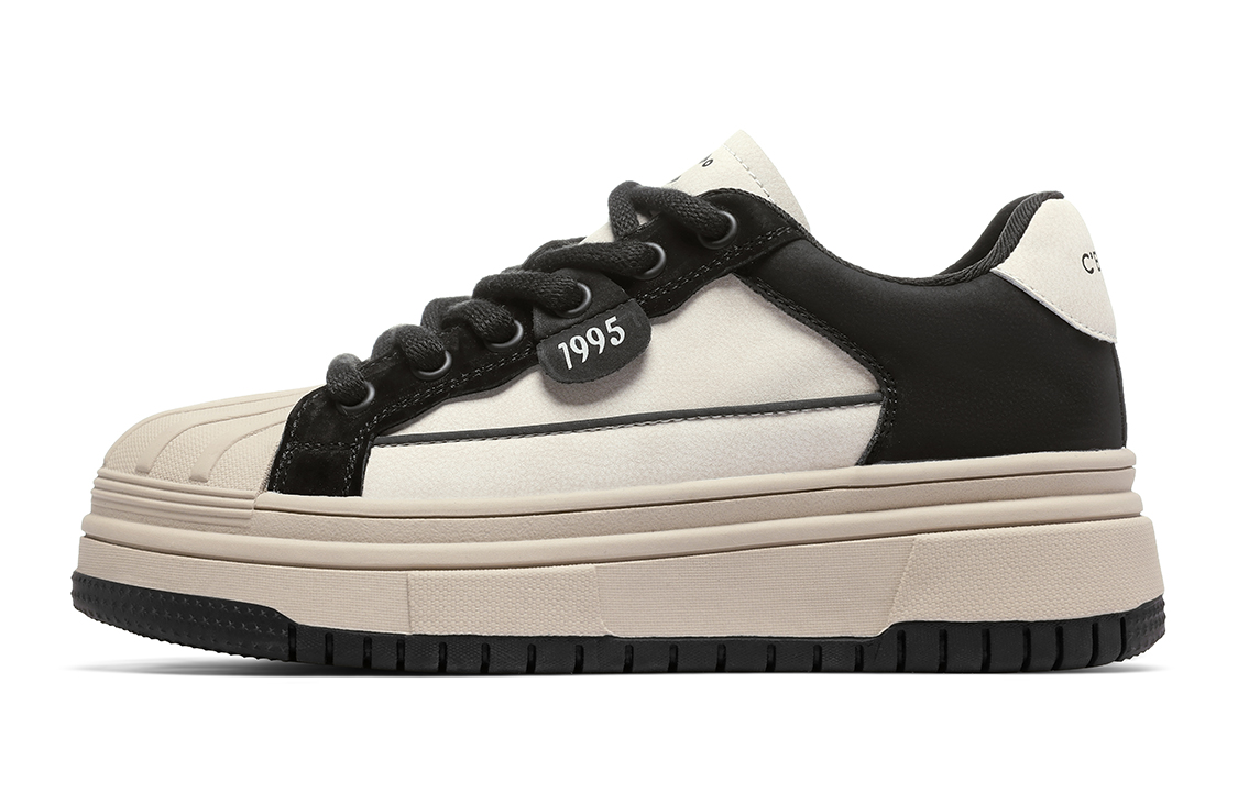 (W) C°BANNER CMFT Low-Top Sneaker 'Versatile Black'