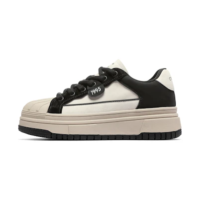 (W) C°BANNER CMFT Low-Top Sneaker 'Versatile Black'