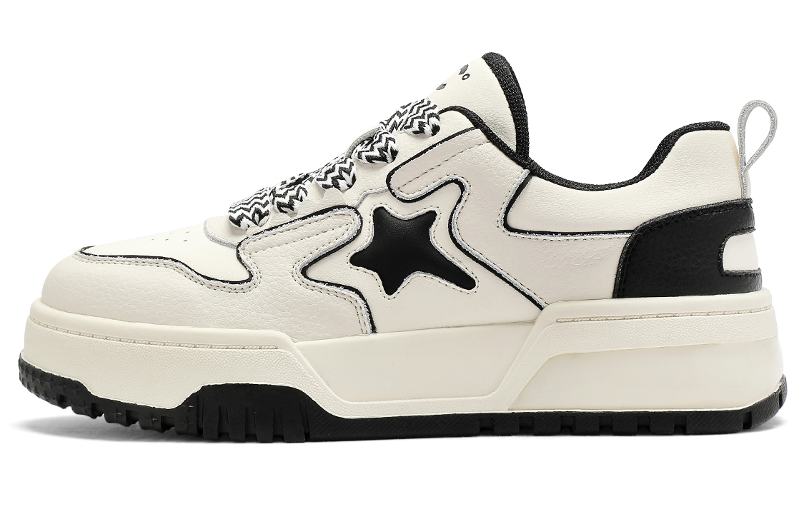 (W) C°BANNER Low-Top Sneaker 'Beige Black Star'