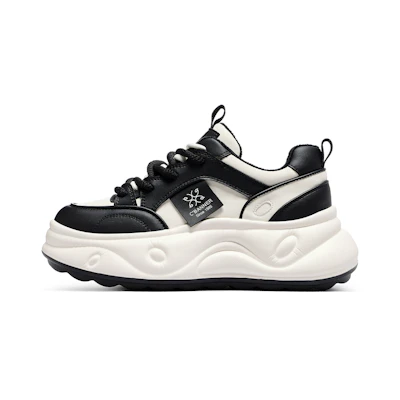 (W) C°BANNER Low Top 'Black and White'