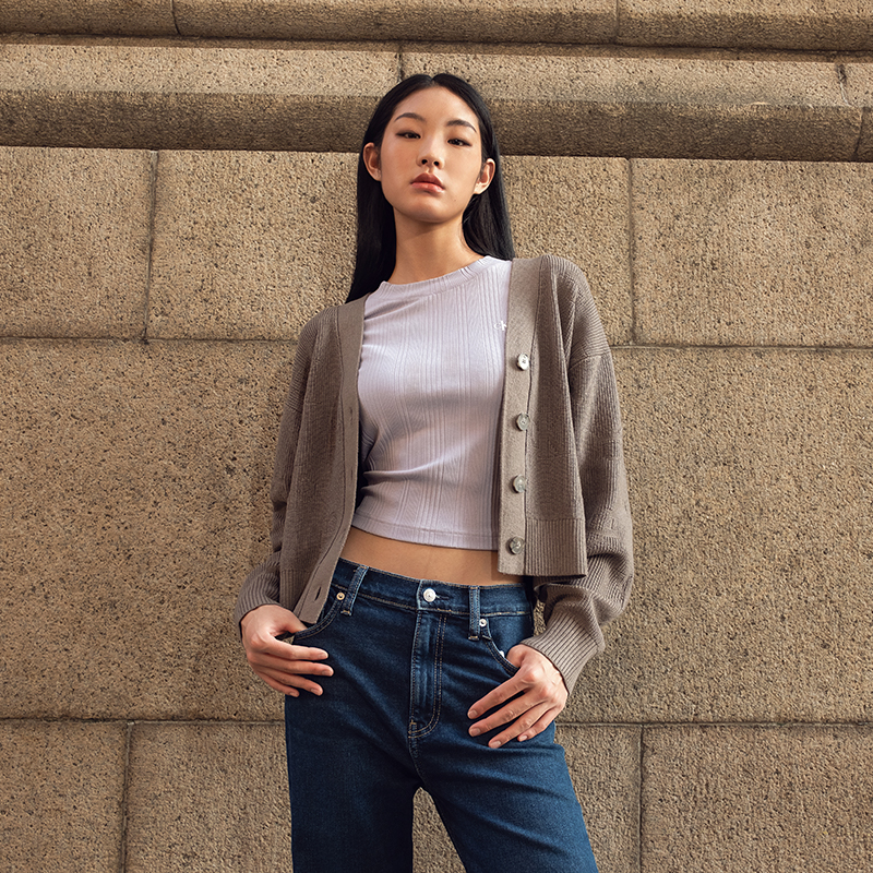 (Women) Calvin Klein  Casual Letter Jacquard Button V-Neck Knit Cardigan Sweater J224569 圖 6