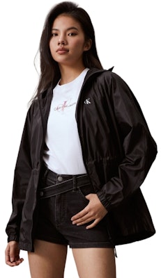 (W) Chaqueta Calvin Klein Outdoor Ligera y Transpirable con Capucha. J223485 Shop (W) Chaqueta Calvin Klein Outdoor Ligera y Transpirable con Capucha. J223485