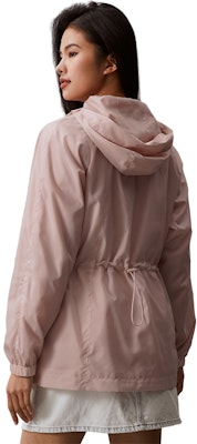 (W) Chaqueta Calvin Klein Outdoor Ligera y Transpirable con Capucha. J223485 1