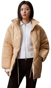 (W) Calvin Klein 輕量絎縫立領夾克 象牙黃 J223843 Details for (W) Calvin Klein 輕量絎縫立領夾克 象牙黃 J223843