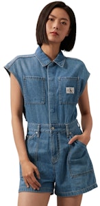 (W) カルバン クライン レトロ ノースリーブ デニム ロンパー ライトブルー J223960 Shop (W) カルバン クライン レトロ ノースリーブ デニム ロンパー ライトブルー J223960
