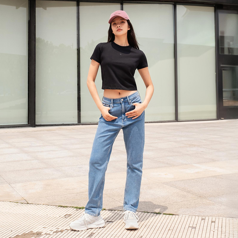 (Women) Calvin Klein  Slim Fit Classic Straight Light Blue Jeans Denim J224284 圖 4