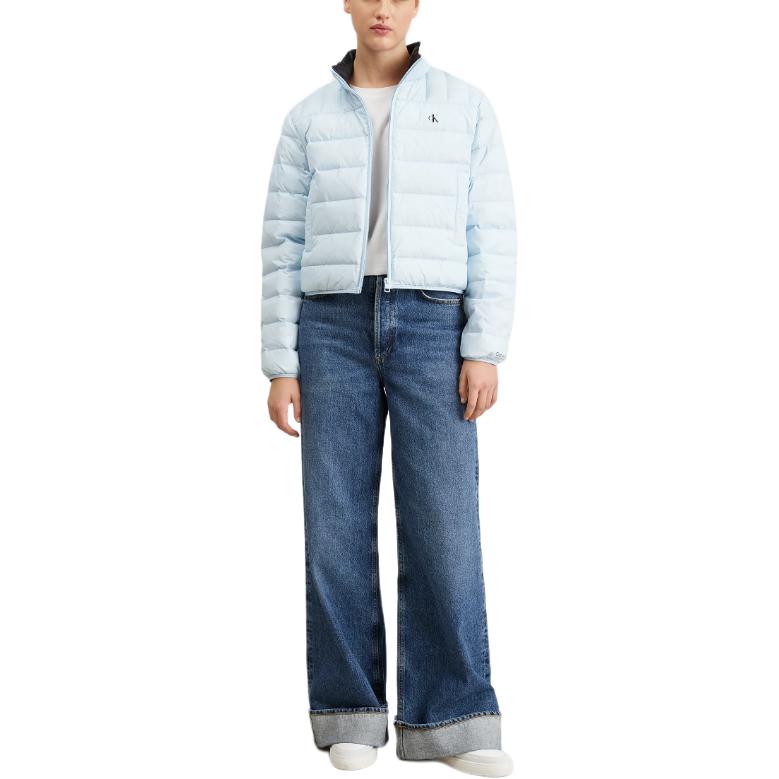 Lookbook (W) カルバンクライン ソリッドライトブルーロゴプリント中綿ジャケット. J20J222585-CYR