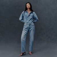 (W) Calvin Klein Kemeja Denim Longgar Biru Muda Gaya Vintage. J223472 Purchase (W) Calvin Klein Kemeja Denim Longgar Biru Muda Gaya Vintage. J223472