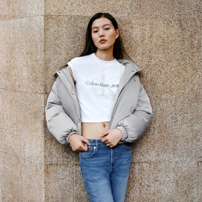 (Women) Calvin Klein Waterproof Down Jacket with Detachable Sleeves & Hood J224595 Lookbook (Women) Calvin Klein Waterproof Down Jacket with Detachable Sleeves & Hood J224595