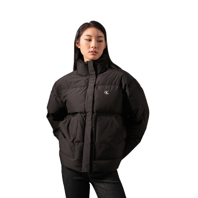 Shop (W) Calvin Klein Jaket Puffer Tahan Air dengan Poket Besar. J224676