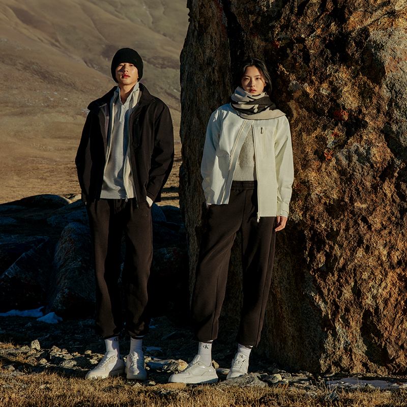 Lookbook (Women) Calvin Klein  Wool Blend Embroidered Half-Zip Sweater Pearl Grey. J224565