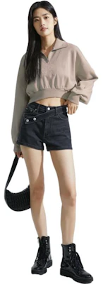 (W) Calvin Klein 奶油米色纯色短款套头卫衣 J222302-PED Lookbook (W) Calvin Klein 奶油米色纯色短款套头卫衣 J222302-PED