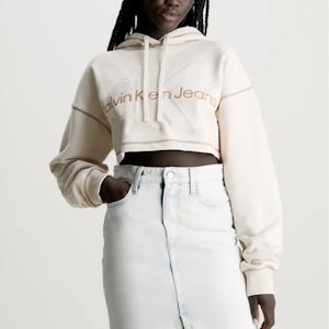 (W) Sudadera Calvin Klein Jeans Marfil Relaxed Fit Logo Crewneck. J20J222540-YBI Shop (W) Sudadera Calvin Klein Jeans Marfil Relaxed Fit Logo Crewneck. J20J222540-YBI