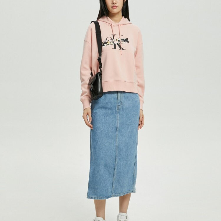Lookbook (W) Calvin Klein 粉色極簡印花抽繩連帽衫 J220165-TKY