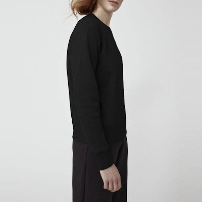 (W) カナダグース ブラック クルーネック スウェットシャツ ロゴパッチ付き。 7400LB-61 Details for (W) カナダグース ブラック クルーネック スウェットシャツ ロゴパッチ付き。 7400LB-61