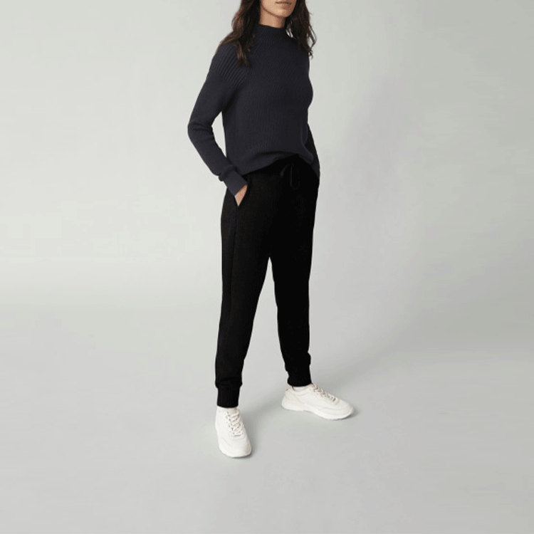 Purchase (W) 加拿大鵝 黑色抽繩針織運動褲附徽標貼布. 7402L-61